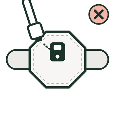 Bottom of a padel racket handle with the Padelplay mount: Removable strap